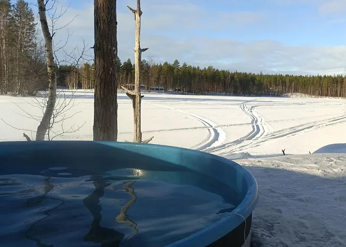 Upea Kelohirsihuvila Rannalla, Myoes Poreamme! Vila *