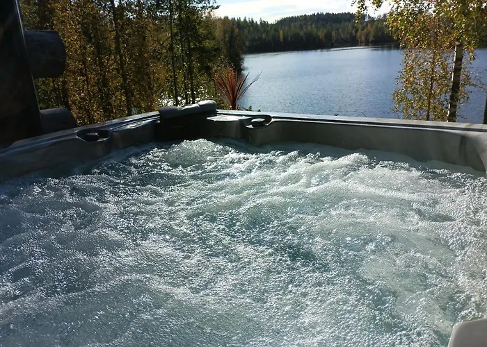 Villa Upea Kelohirsihuvila Rannalla, Myoes Poreamme! *