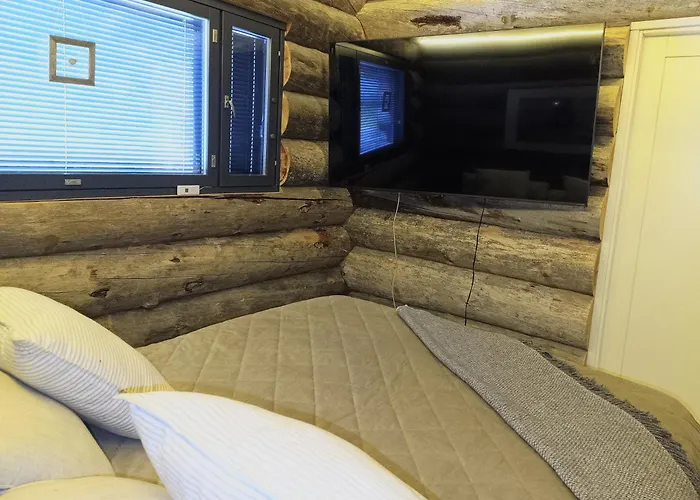 Vila Upea Kelohirsihuvila Rannalla, Myoes Poreamme! *